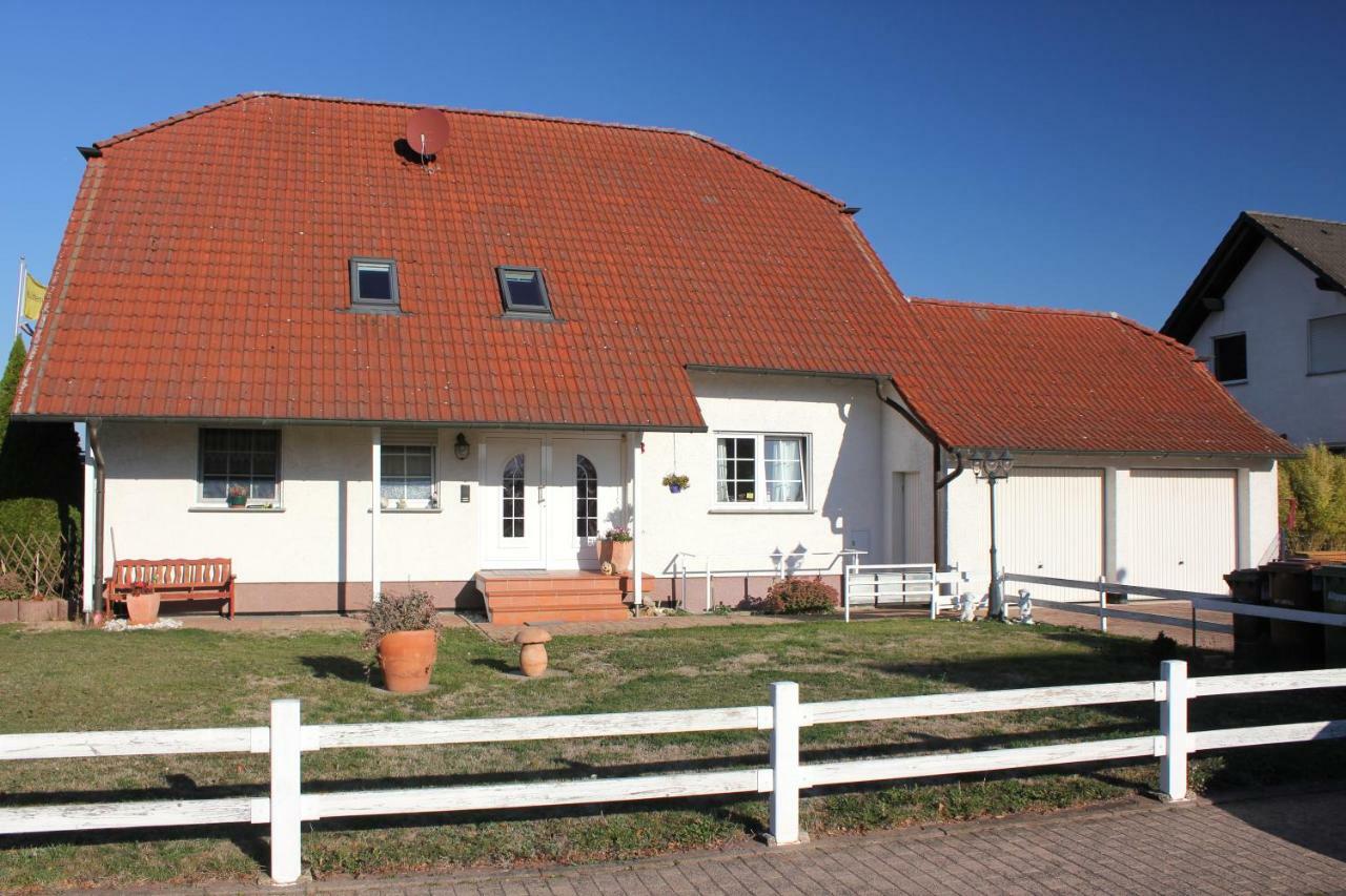 Ruhige Und Gemuetliche Ferienwohnung In Calden Exterior foto